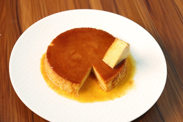 egg caramel pudding cooked in a rice cooker