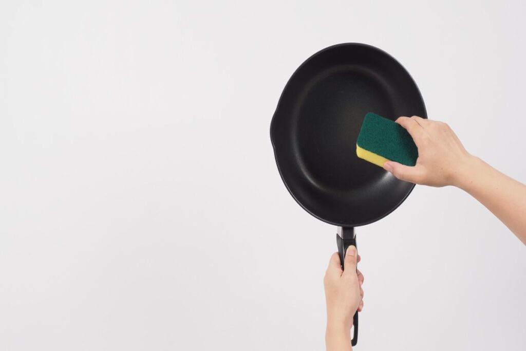 cleaning a non-stick pan